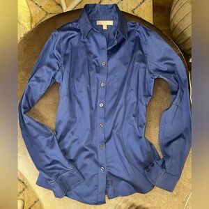 Size 2 Women’s Banana Republic fitted button up shirt blue